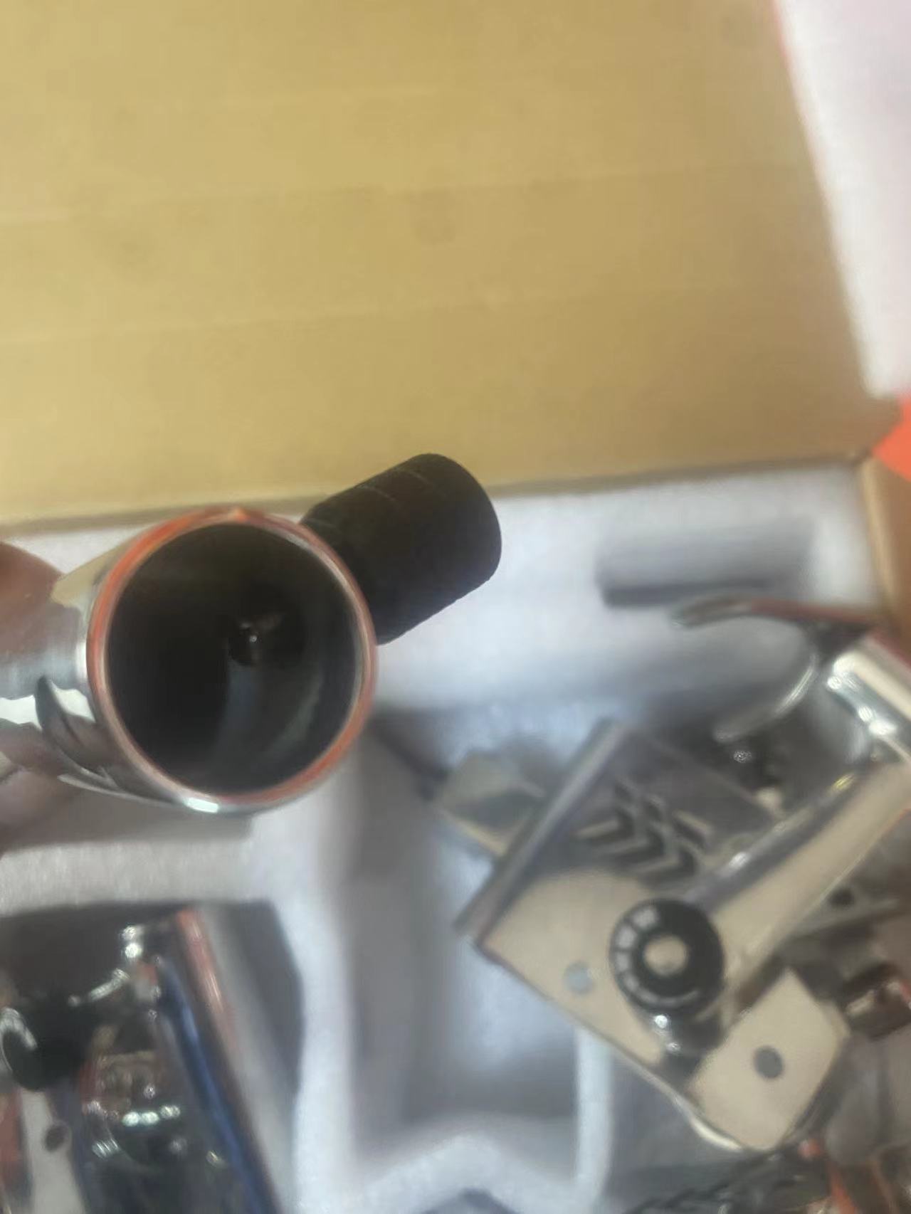 寻找有做如图螺丝件加工厂，我们有样品，先要打样