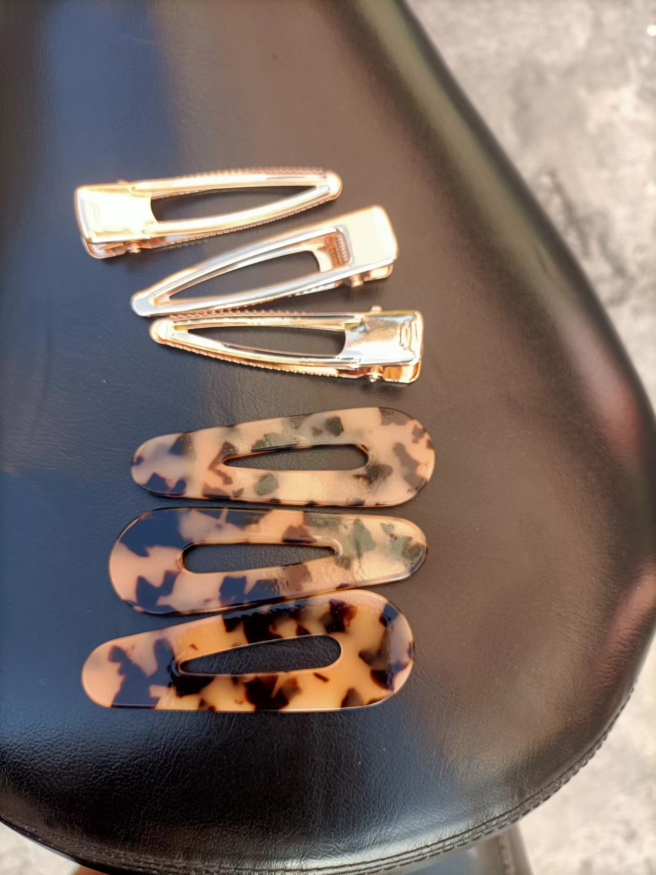 寻有能做贴胶水的加工厂，目前手上有二十万件