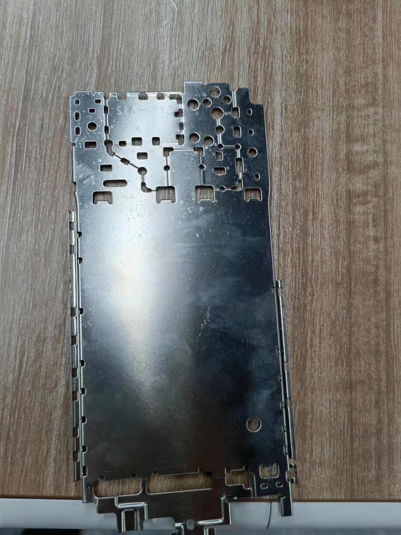 寻求做五金冲压和手机听筒网的加工厂，量还可以的