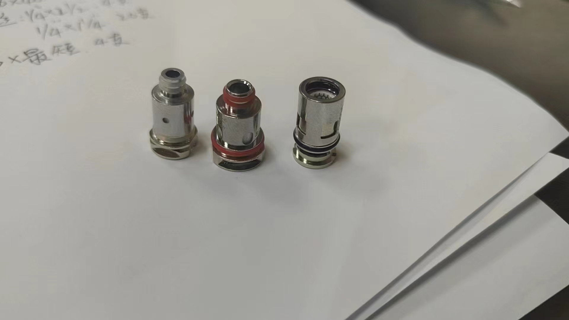 寻找广东范围有做如图电子yan配件加工厂，车件来的