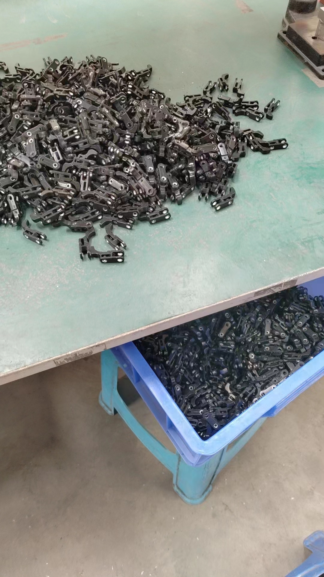 寻有做冷冻去批锋的加工厂，量每月都有，一个月差不多有三四万件