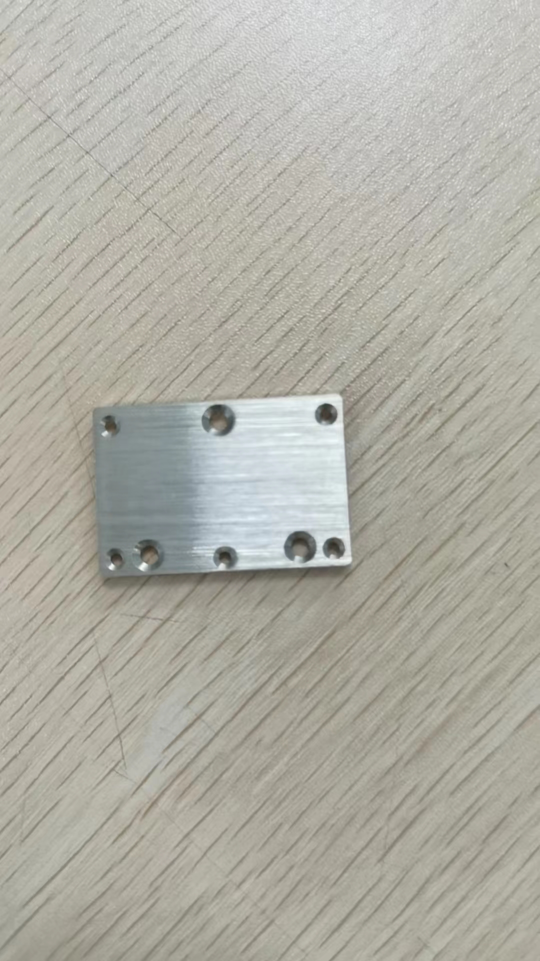 寻长安附近拉丝合作加工厂，月需求一万件，铝合金素材的