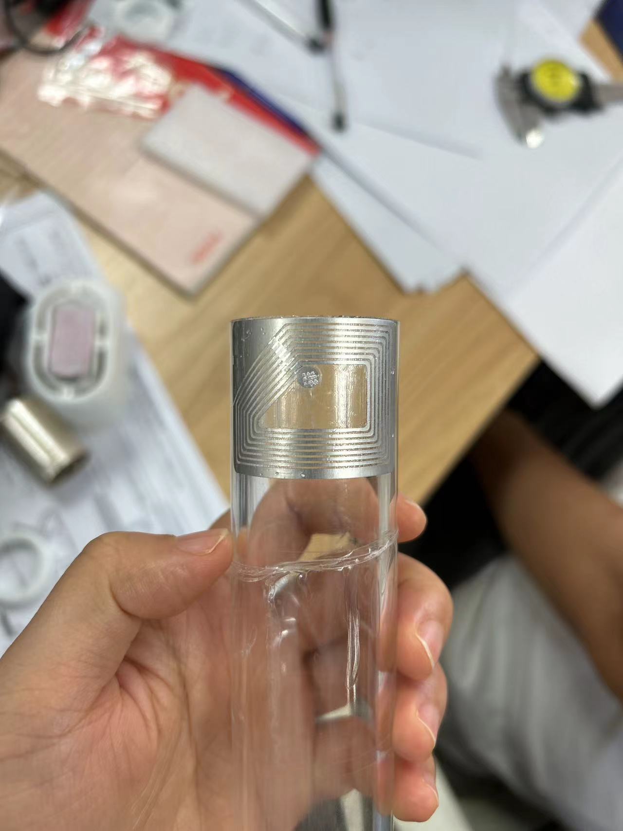 寻能做钛箔膜素材的加工厂，目前是做五十件打样的