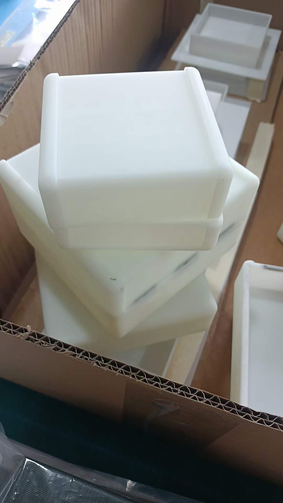 寻求塑胶件喷油合作的加工厂，新产品，量还可以，一直有