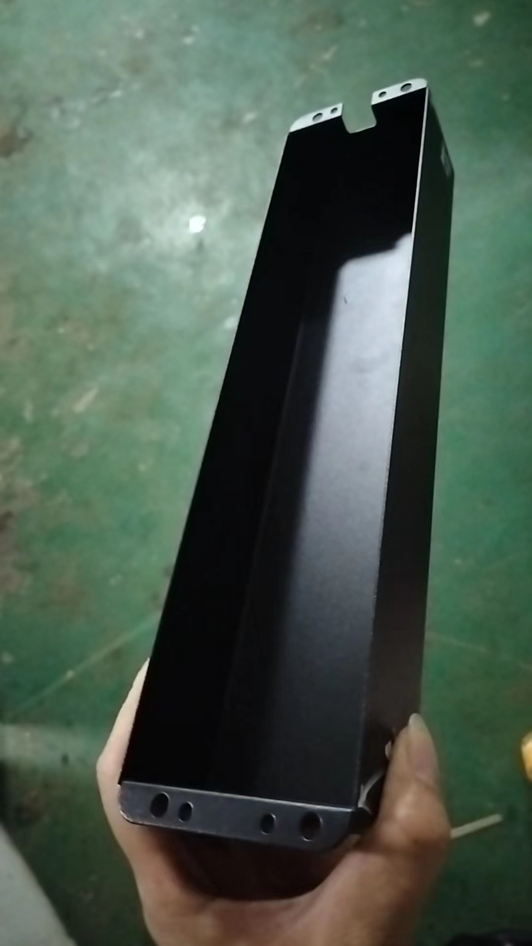 寻烤漆加工厂，一个月几万套，如图，铁材质，有很多款产品