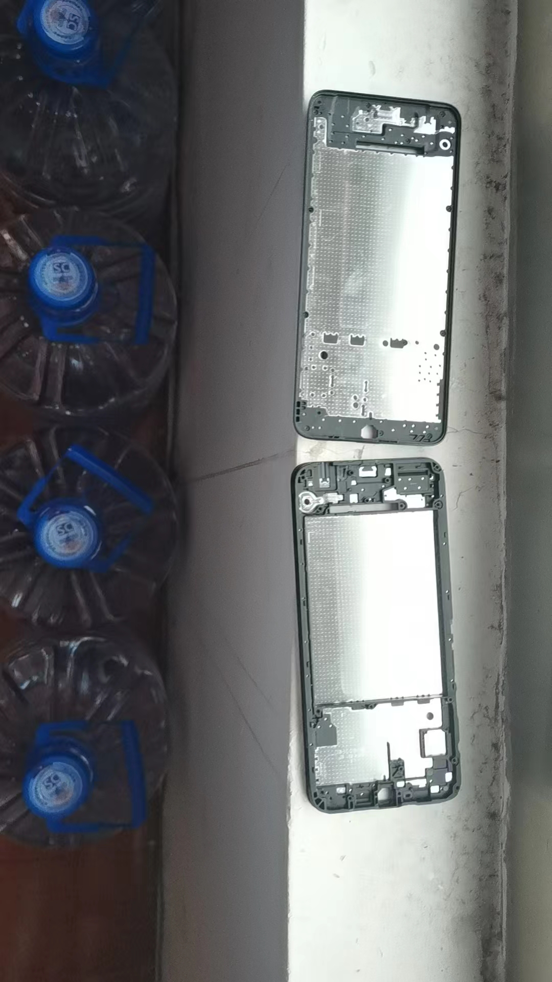寻江浙一带喷油加工厂， 一天十几二十万的量。如图，材质是pc+纤，