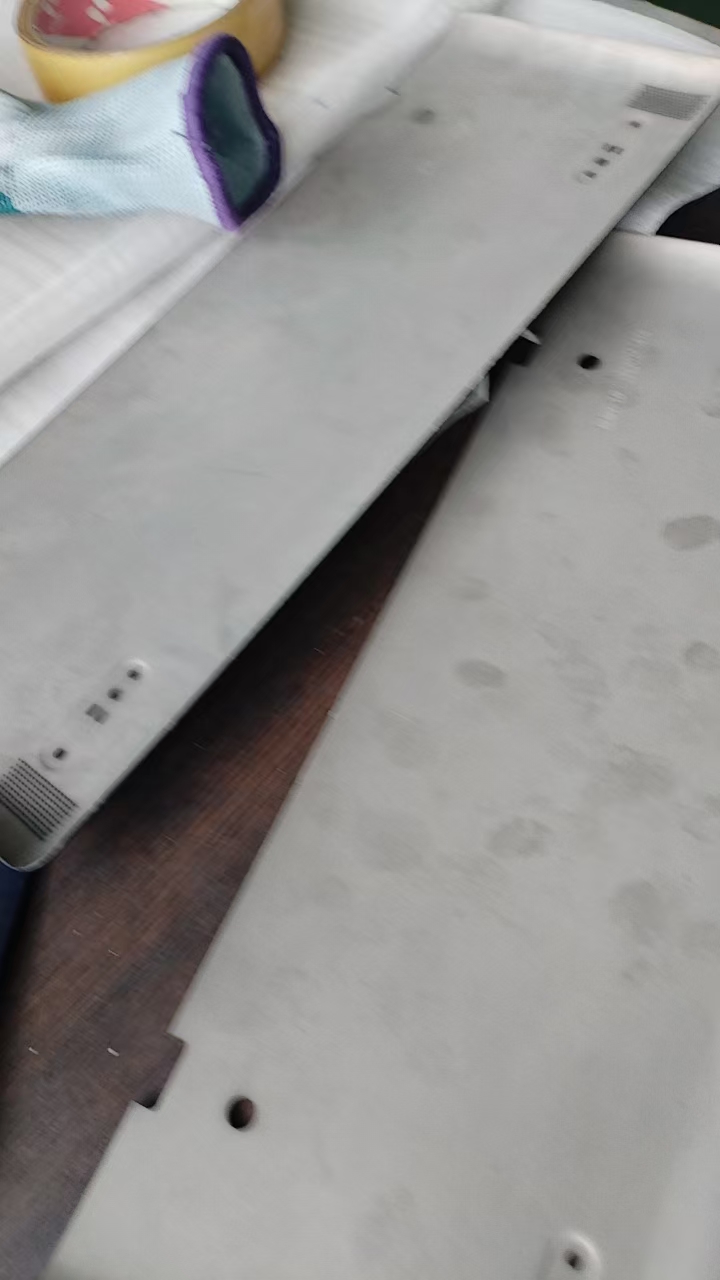 皮膜处理外发加工，一个月需求量至少三万件，是电脑外壳件