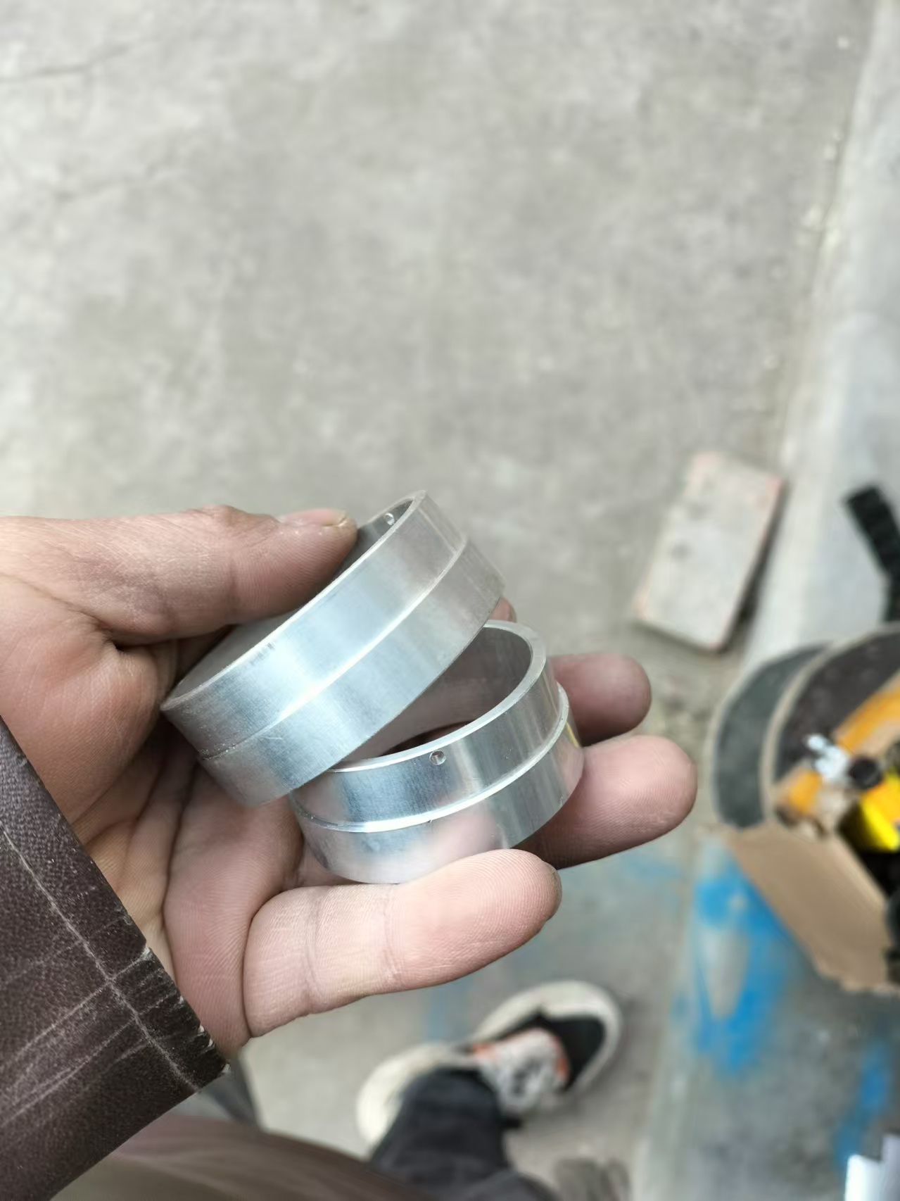 寻求车床合作加工厂，长期需求，每款一千件目前，材质是铝合金