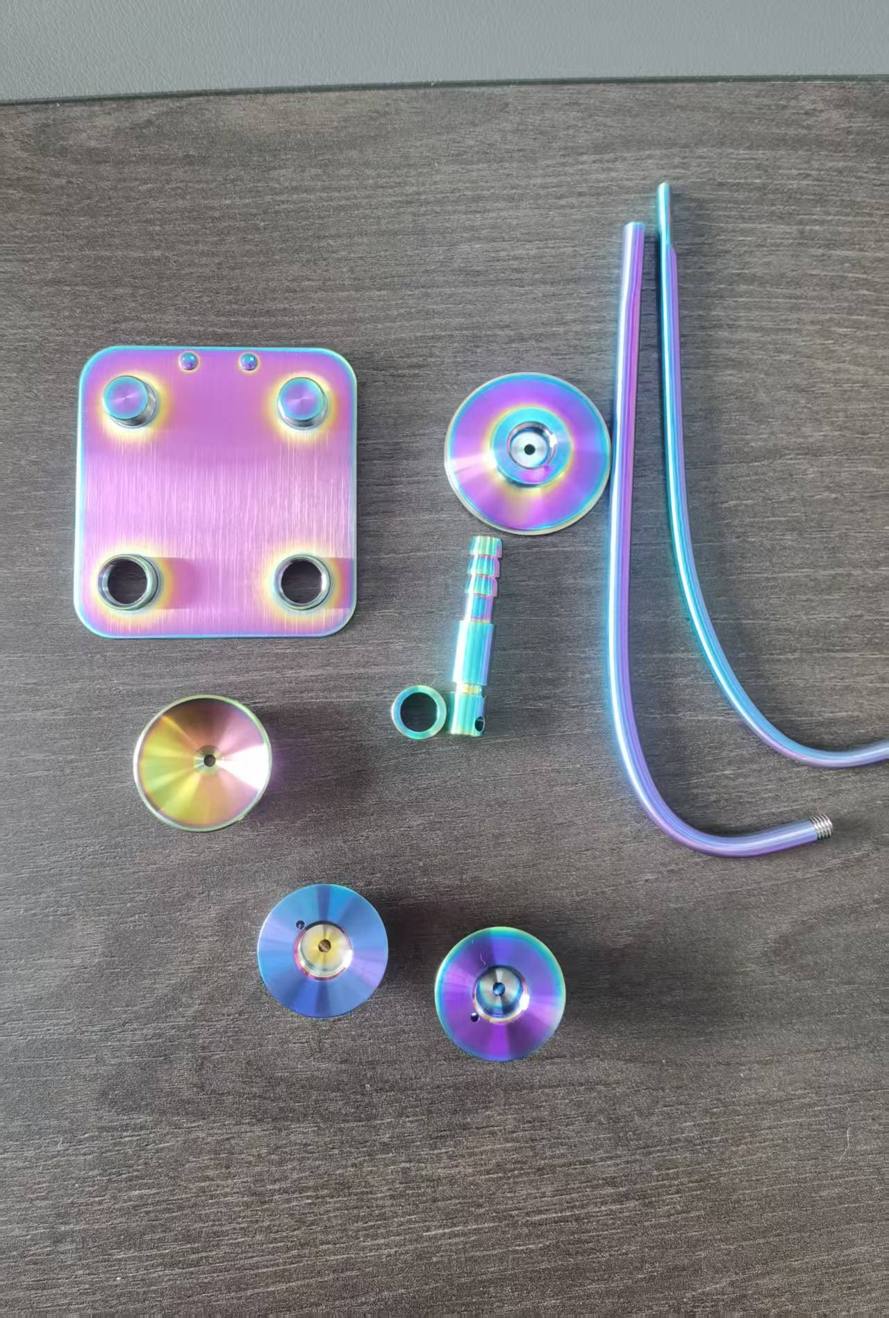 电镀外发加工，能做的话有订单量的，产品的材质有钛合金，不锈钢都有