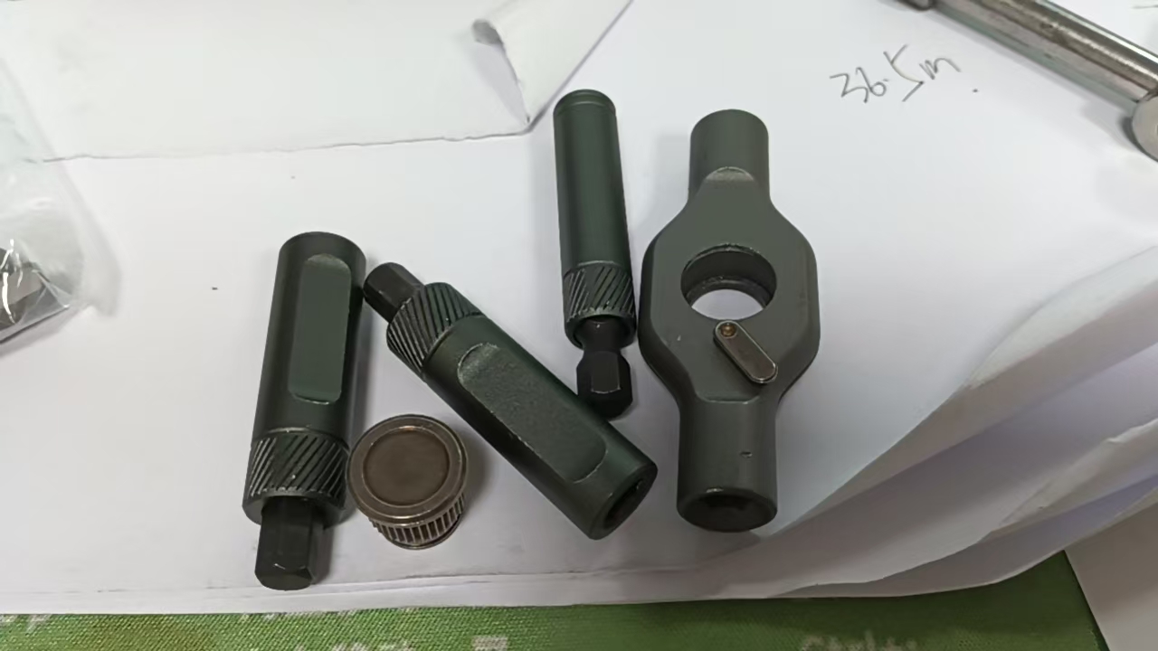 东莞附近做车床以及cnc合作加工厂，一套有很多件的，也有很多小配件的