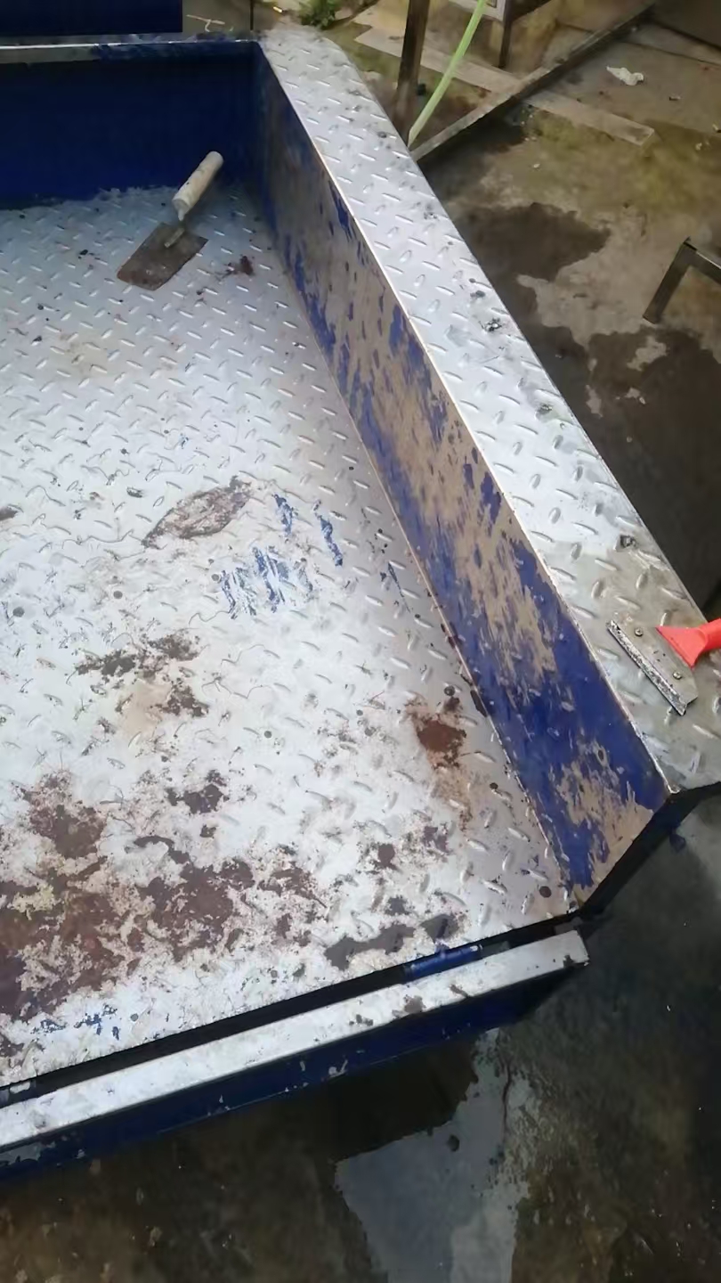 求购脱漆剂，测试OK，月需求采购一吨左右（水剂），要浸泡的，是脱漆不锈钢304素材件