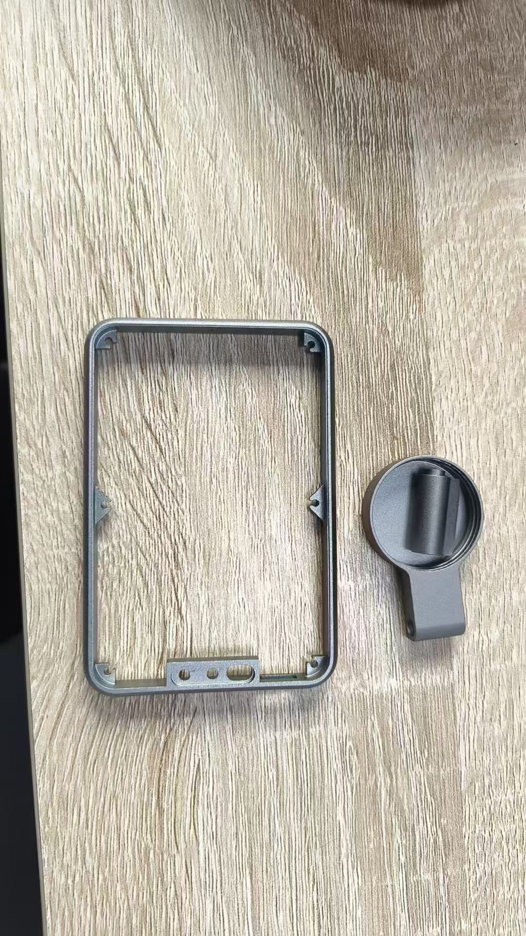 我司找铝合金机加工+氧化枪色一起的加工厂。加工数量每月5000-10000套