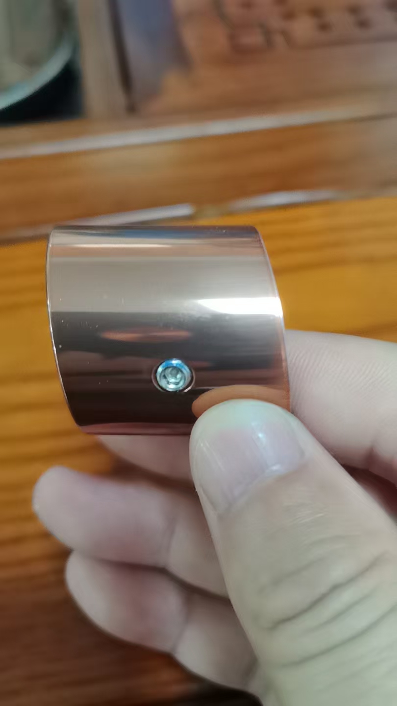 寻电镀玫瑰金色的加工厂，需求量现在六十万件，材质是锌合金的