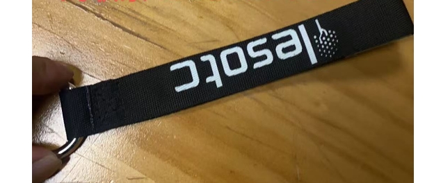 寻有做走台印的印刷加工厂，材质是尼龙，如图，产品，印刷字体字母的