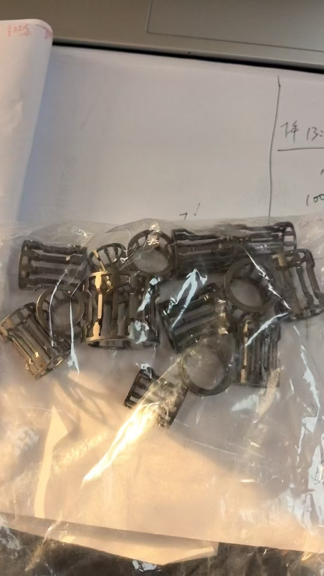 寻找发黑处理加工厂，一个月有27万件，不锈钢304材质，如图，轴承上的工件