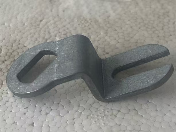 找中山，珠海周边挂镀蓝锌合作加工厂，数量一次大概五六千件目前