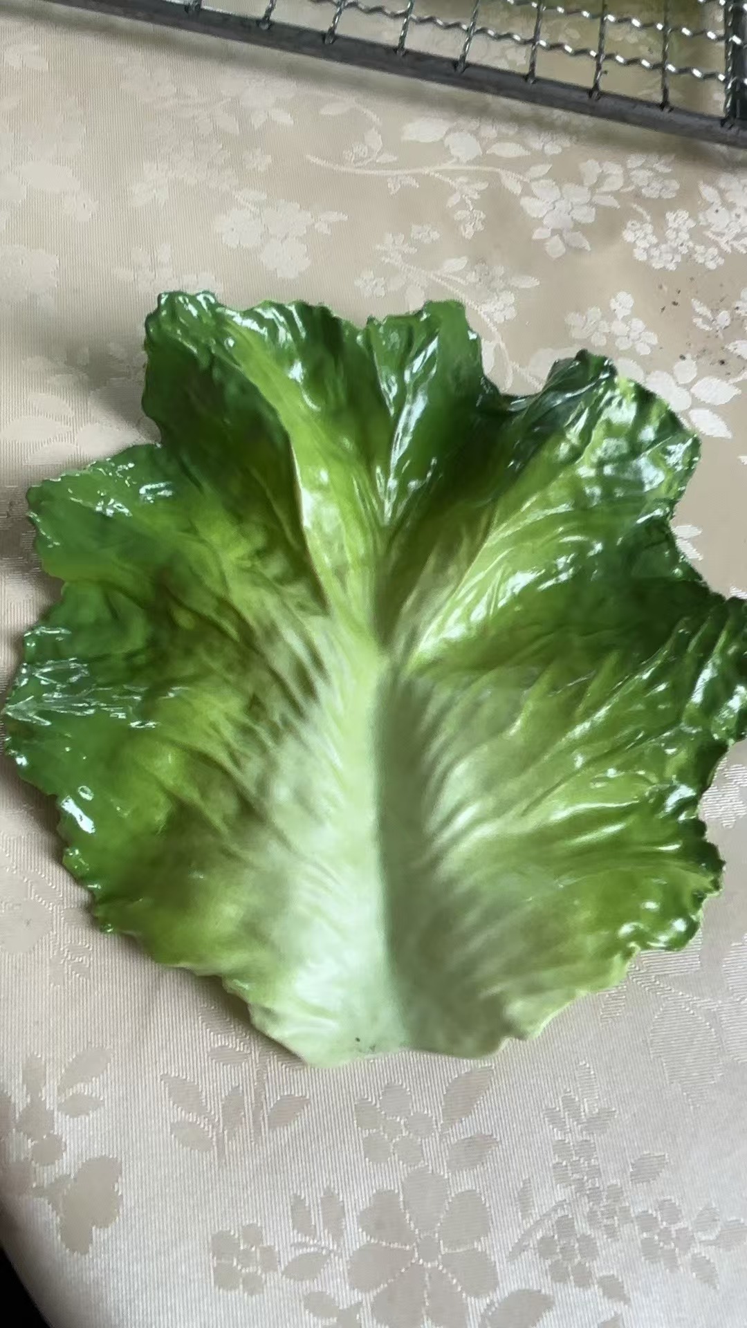 求购油性油漆，效果OK，量是比较多，月需求随便都有五六万件产品要喷，目前有三个厂