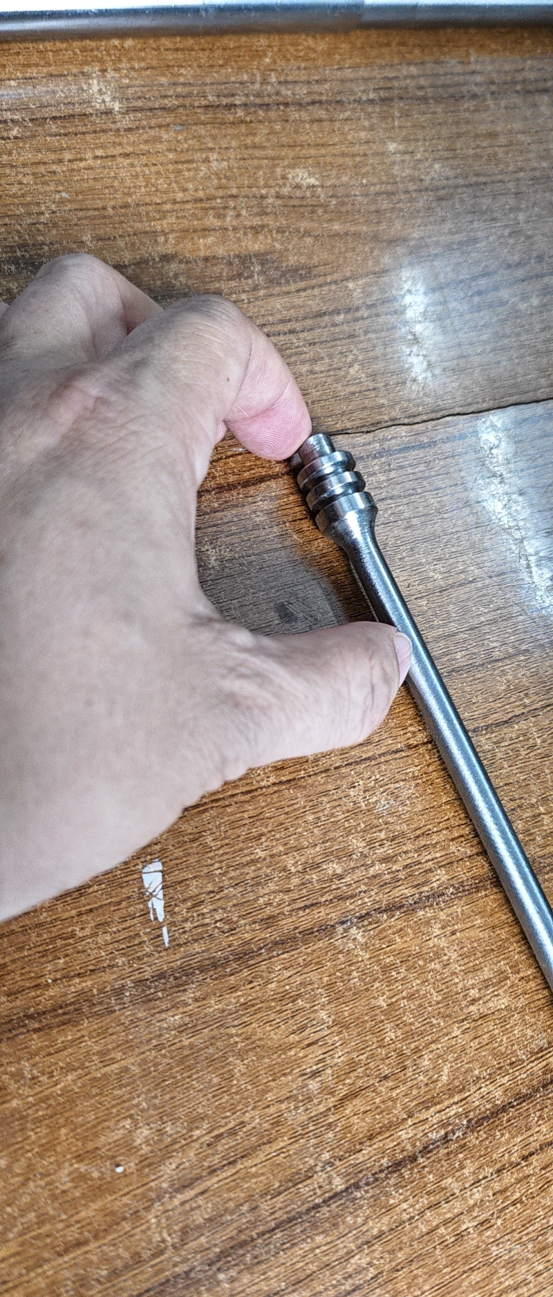 寻能镀硬铬的电镀厂，能深孔电镀硬铬，需求目前一天有100~200件，材质是45号钢