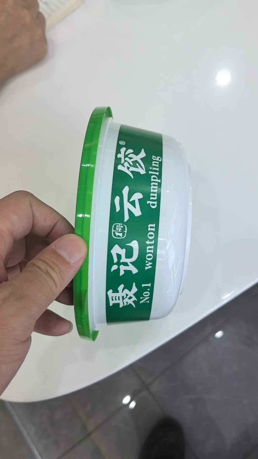 寻求做滚印的加工厂，量是比较大，如图，是塑料盒子，要求滚印丝印，如图是