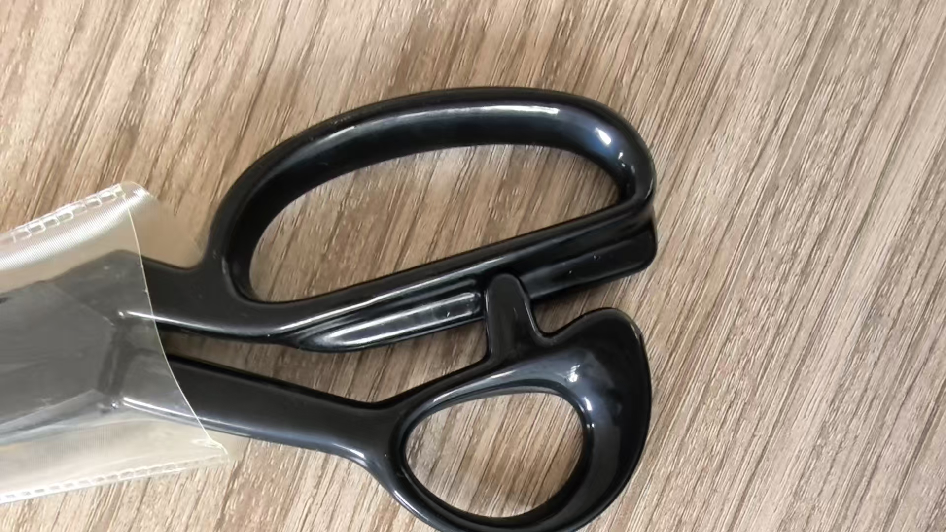 寻锌铝合金压铸加工厂，现在量有1万，如图，锌铝合金压铸，加工费和