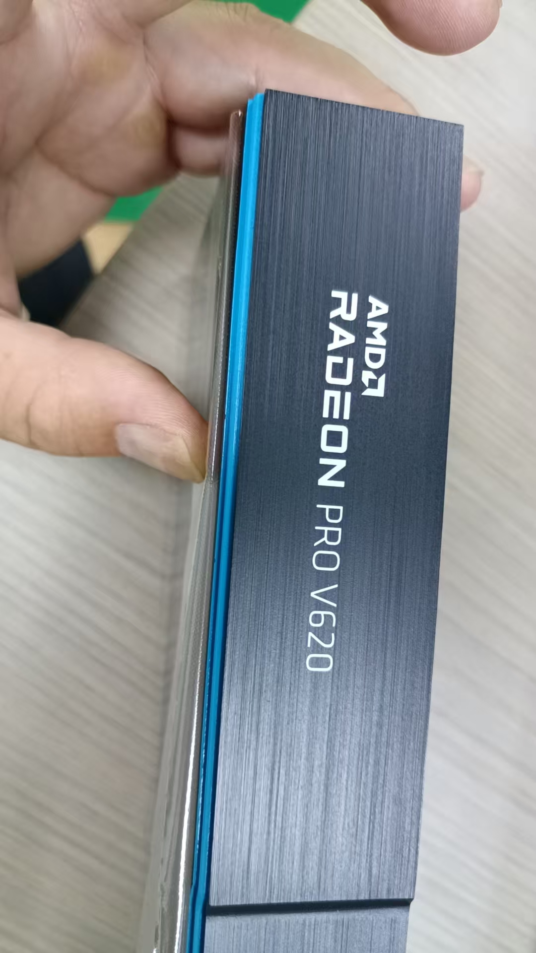 求购手擦拭的清洗剂，目前有五千多件铝材质产品需要清洗，如图，这个产品丝印油墨加了