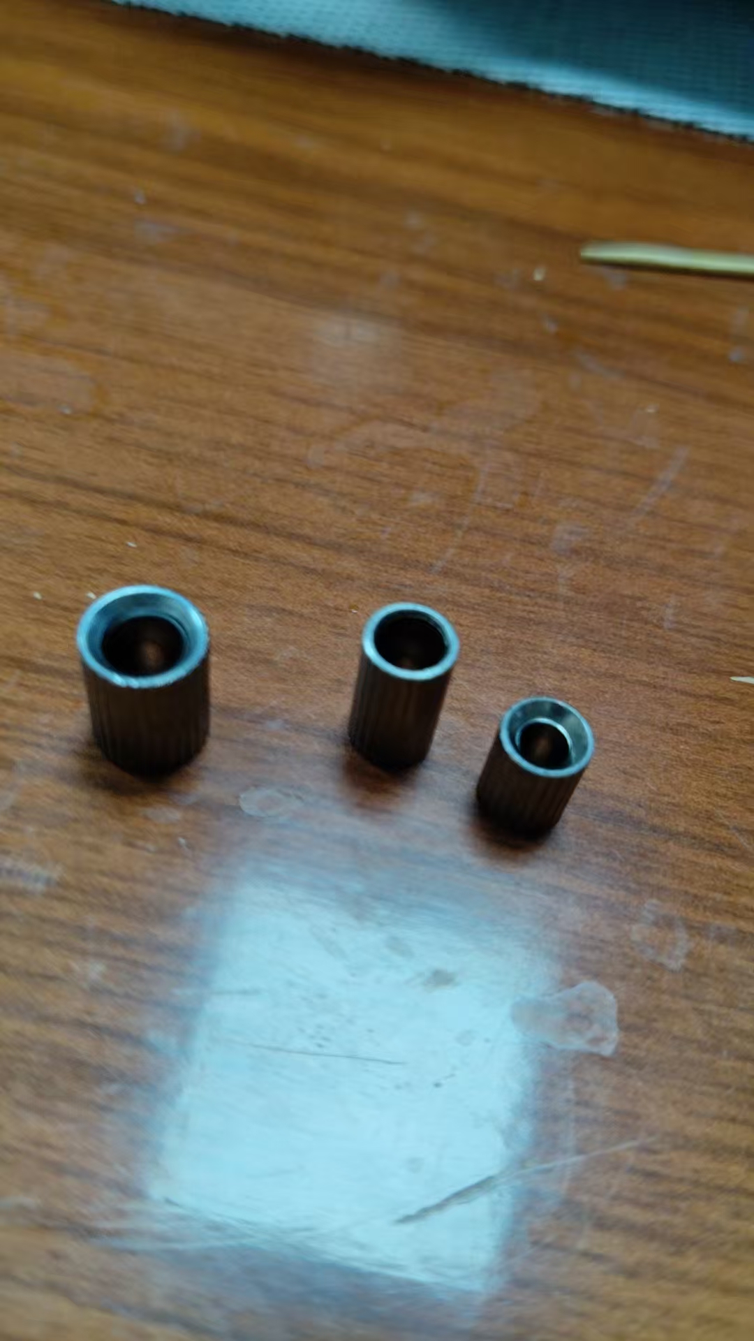 寻找横沥周边冷镦工艺加工厂，四款，每款月需求差不多十万件左右，材质是铁的