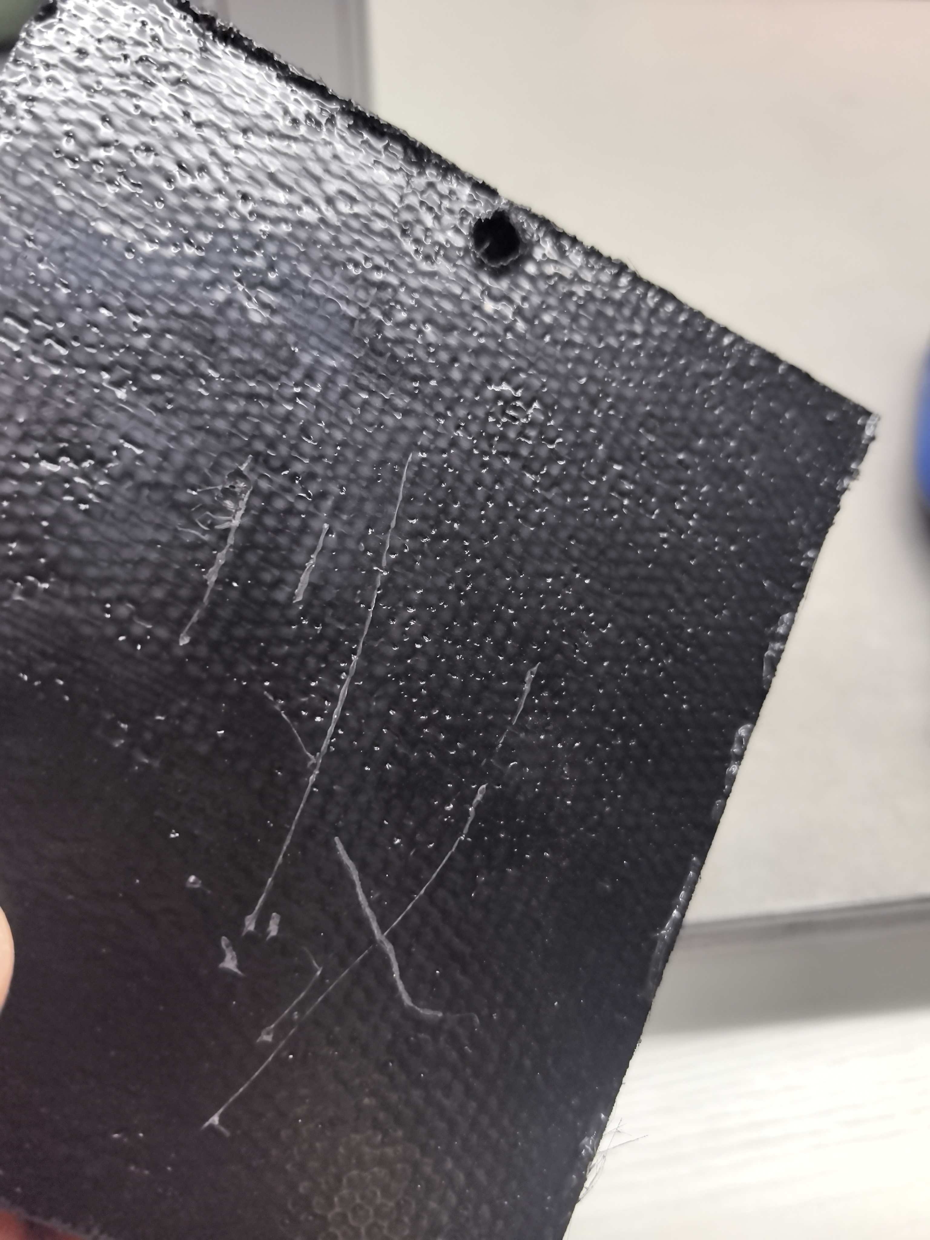 我司在封闭处理液，先寄样测试，测试OK量是可观的，如图，是一款PP板材