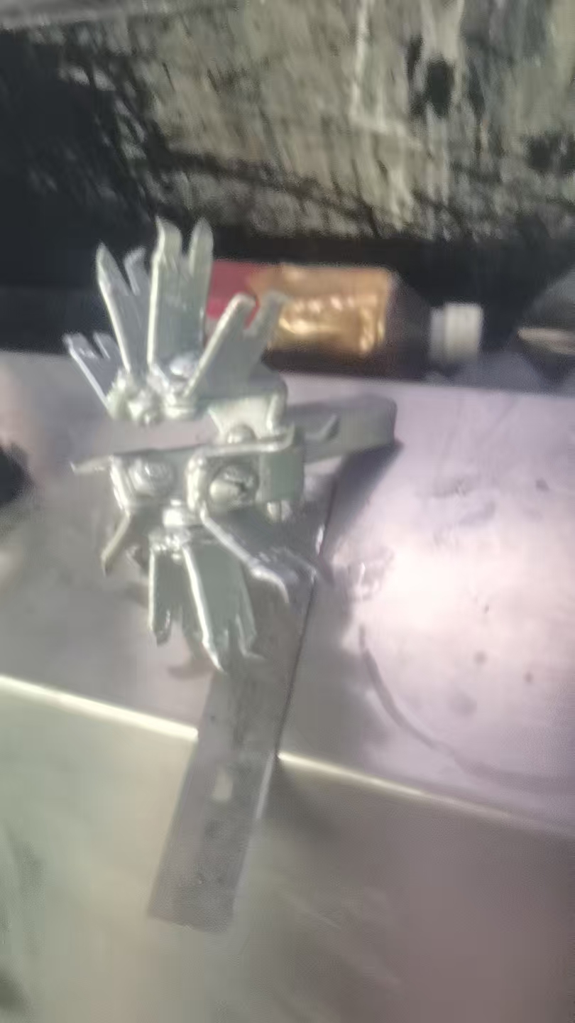 寻做五金夹具的加工厂，做最少一千以上，喷油的夹具，如图差不多的，铝合金材质，目