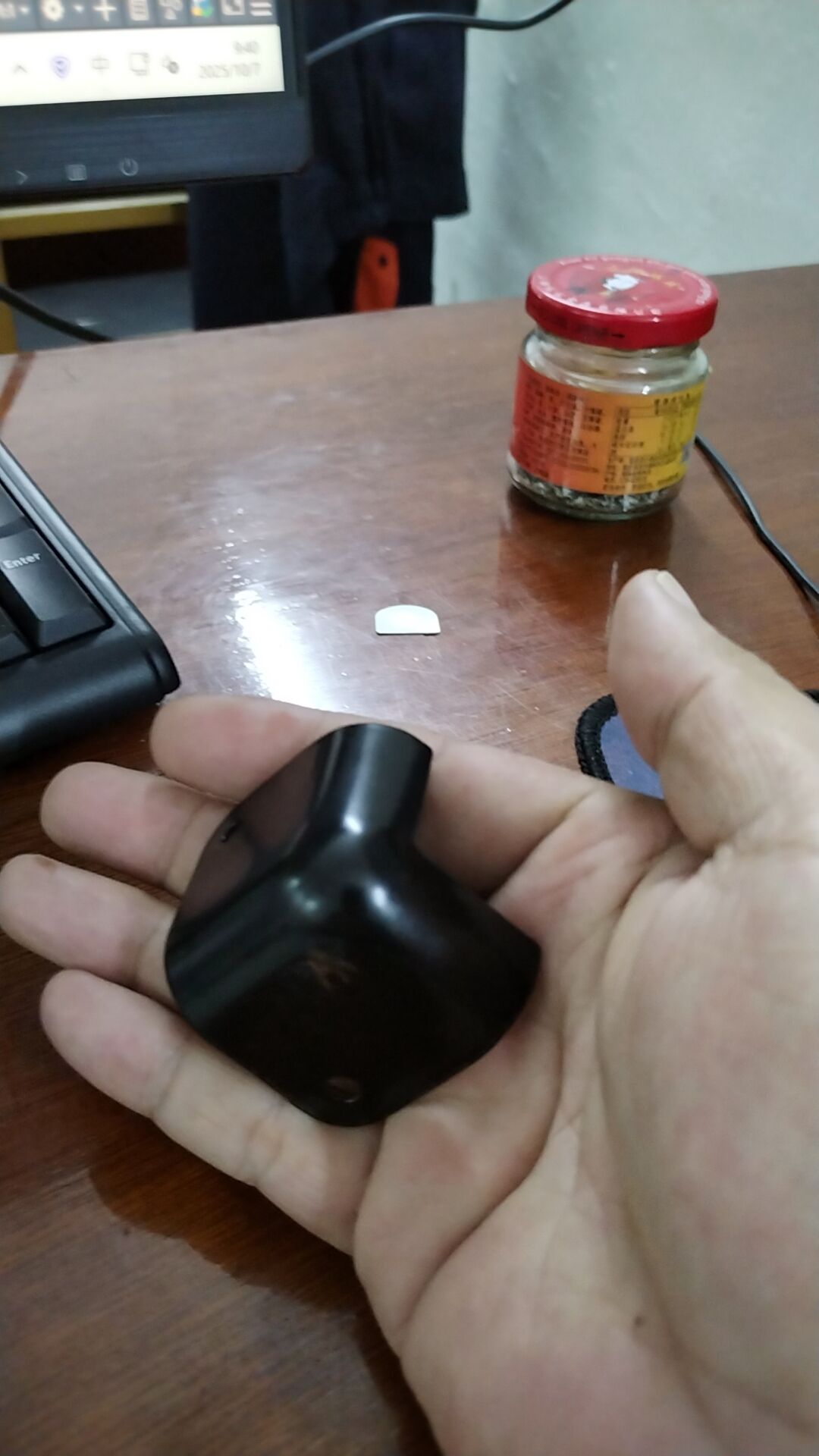 我司找做铁材质护角的加工厂，先做一千件，长期订单，如图，要求厂家开模具