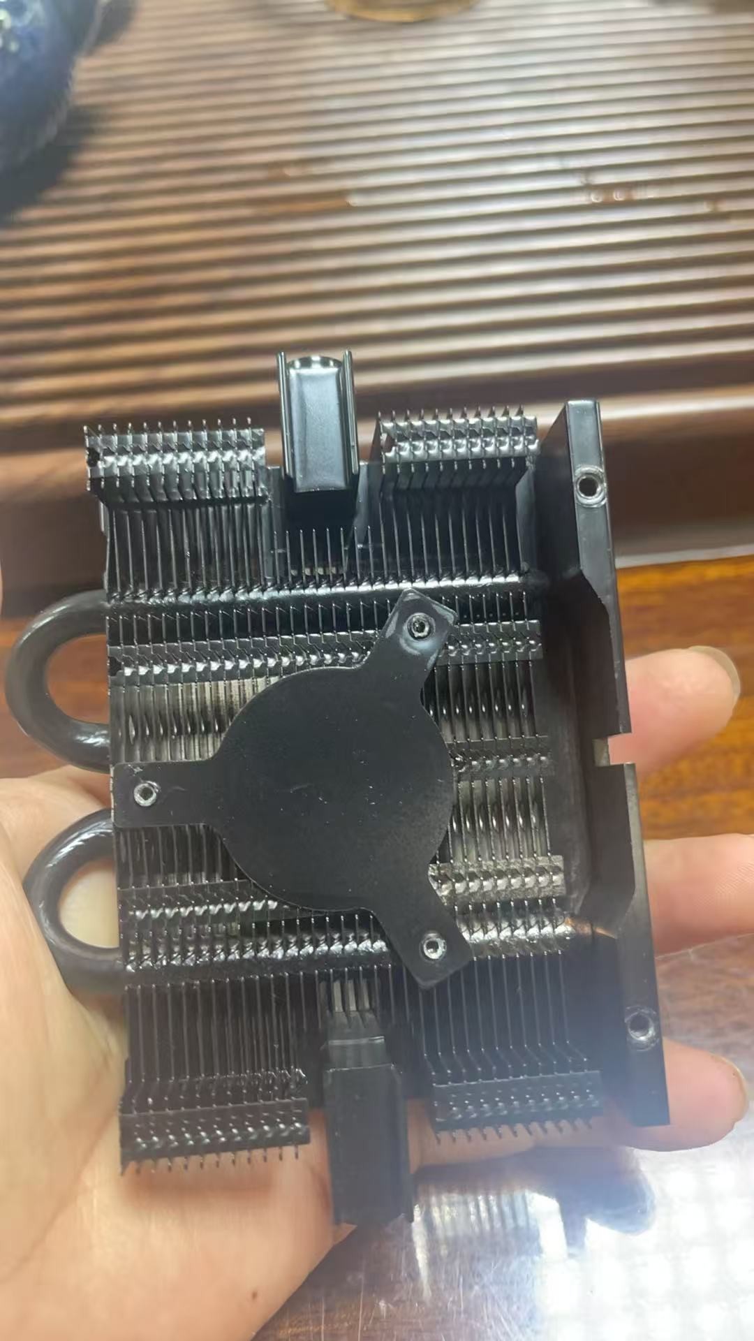 寻能做铝材散热器的加工厂，有几万个，如图，铝合金材质，包工包料，