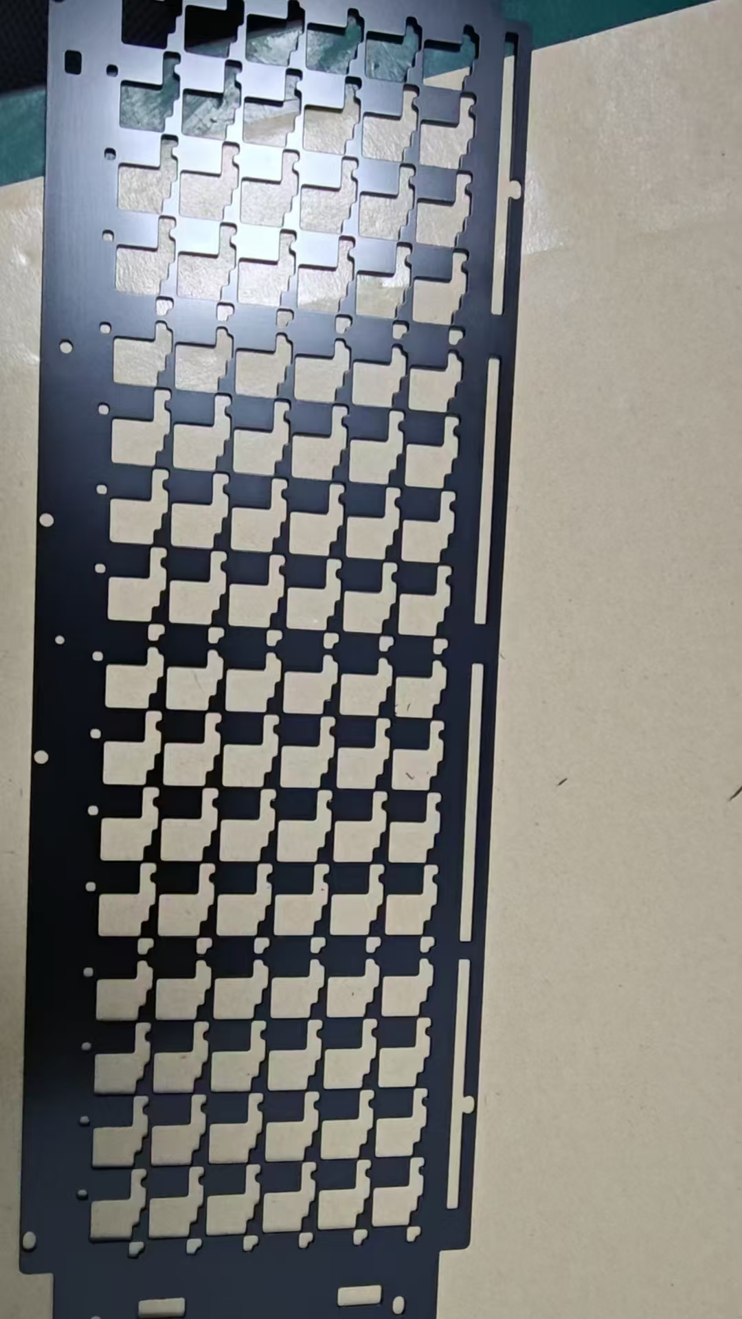 寻求电镀硬铬加工厂，目前有三万件，材质是SK5碳钢产品的工件，如图，按常