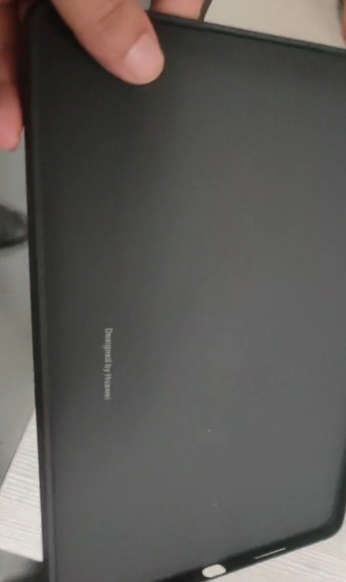 我司找脱漆合作加工厂，目前有三千套，abs+pc的产品件，如图，是一款平板保