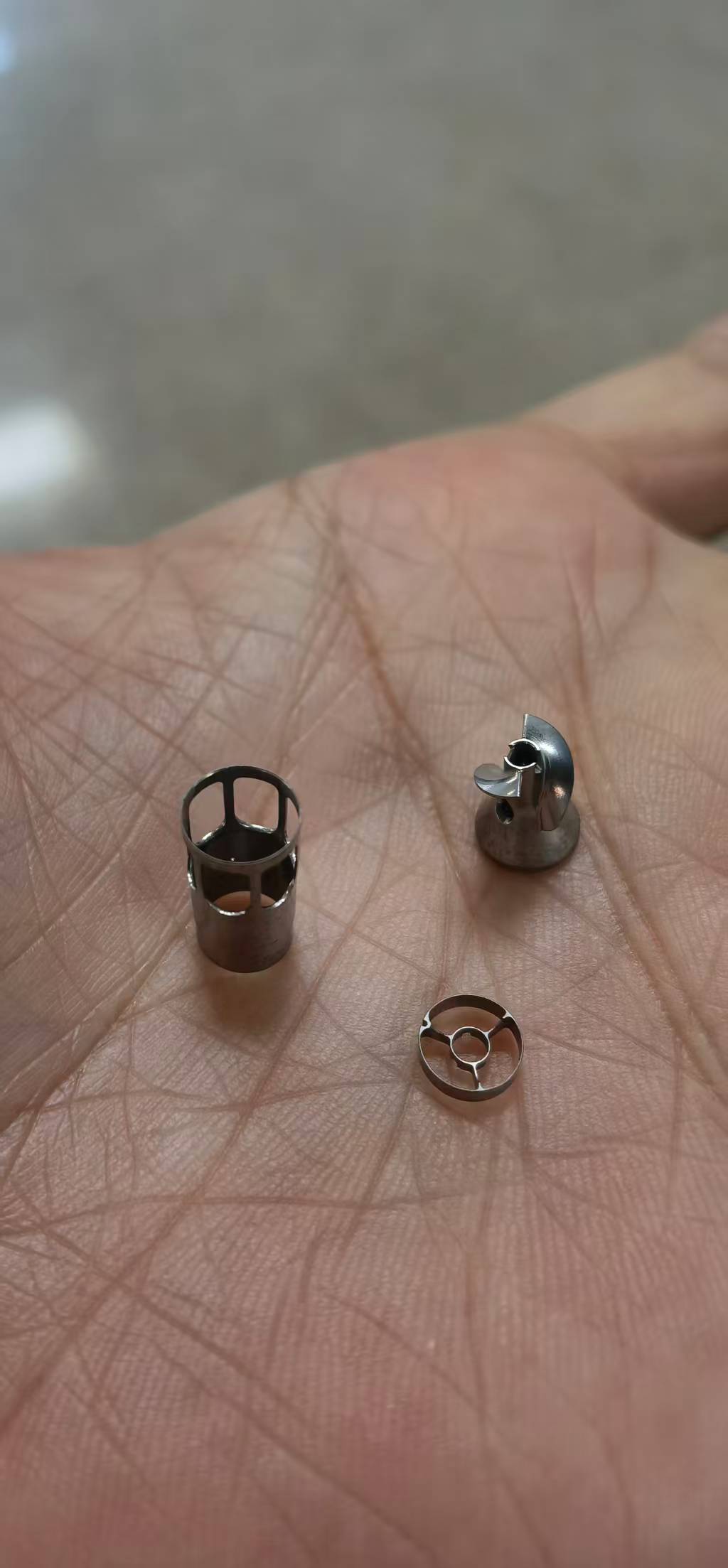 寻能做如图钛合金产品的加工厂，量大，Gr5钛合金材质，小产品，包工