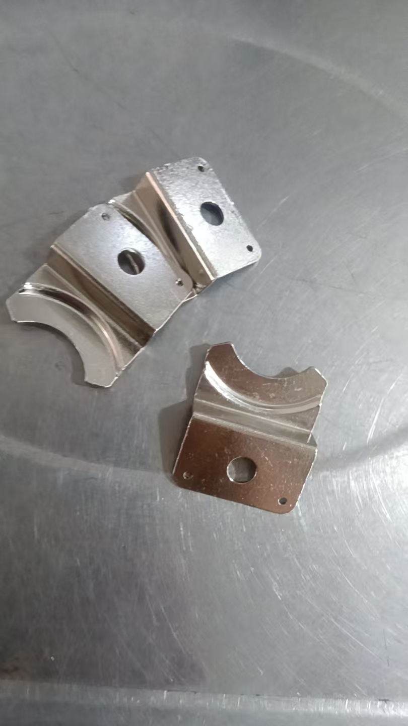 寻求滚镀镍，镀亚镍电镀加工厂，新开的模具，目前还没量产，2款，是铝材质的