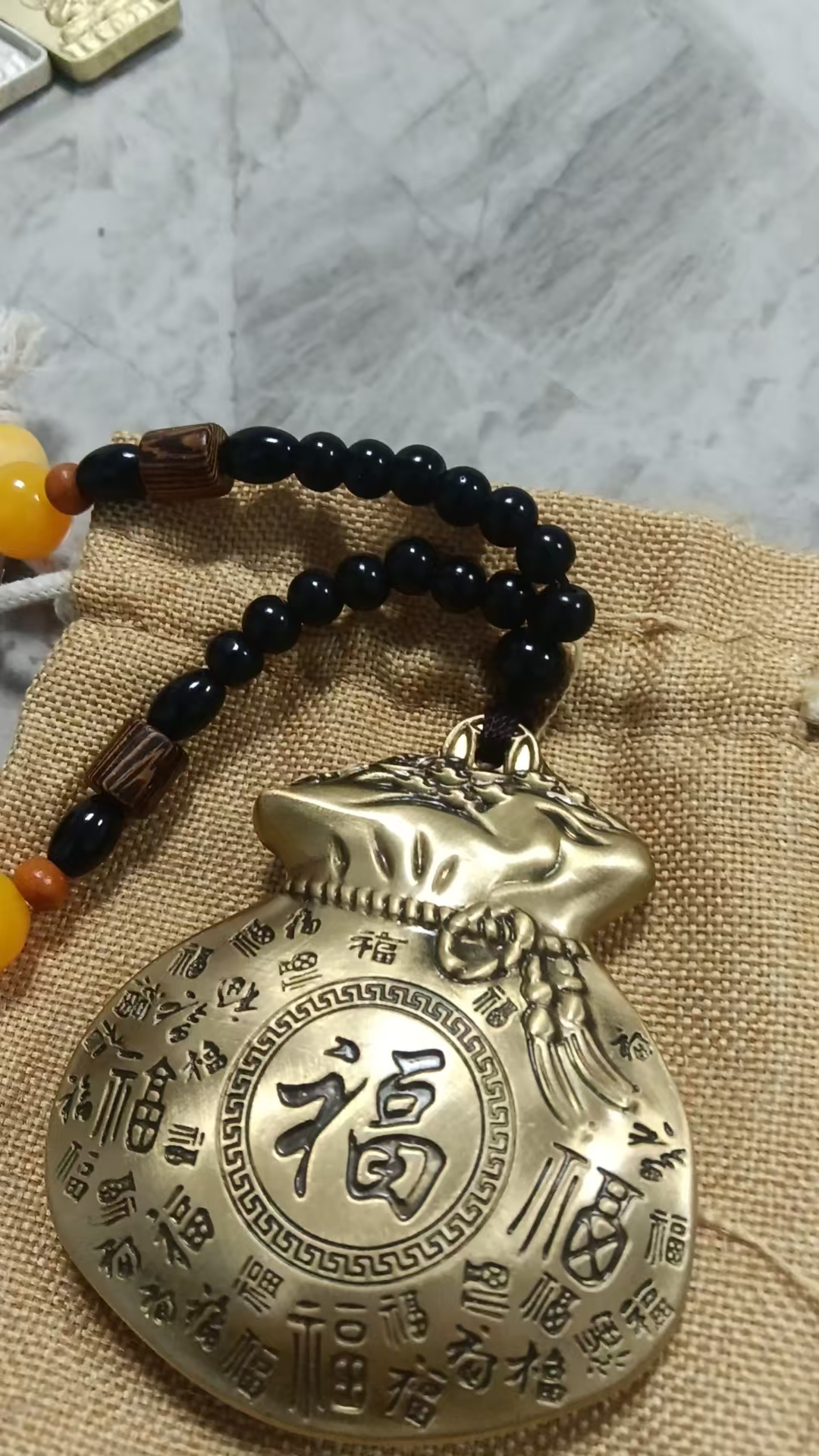 寻黄古铜挂镀的电镀加工厂，有量，如图，黄铜材质，工艺品，做如图效果，盐雾