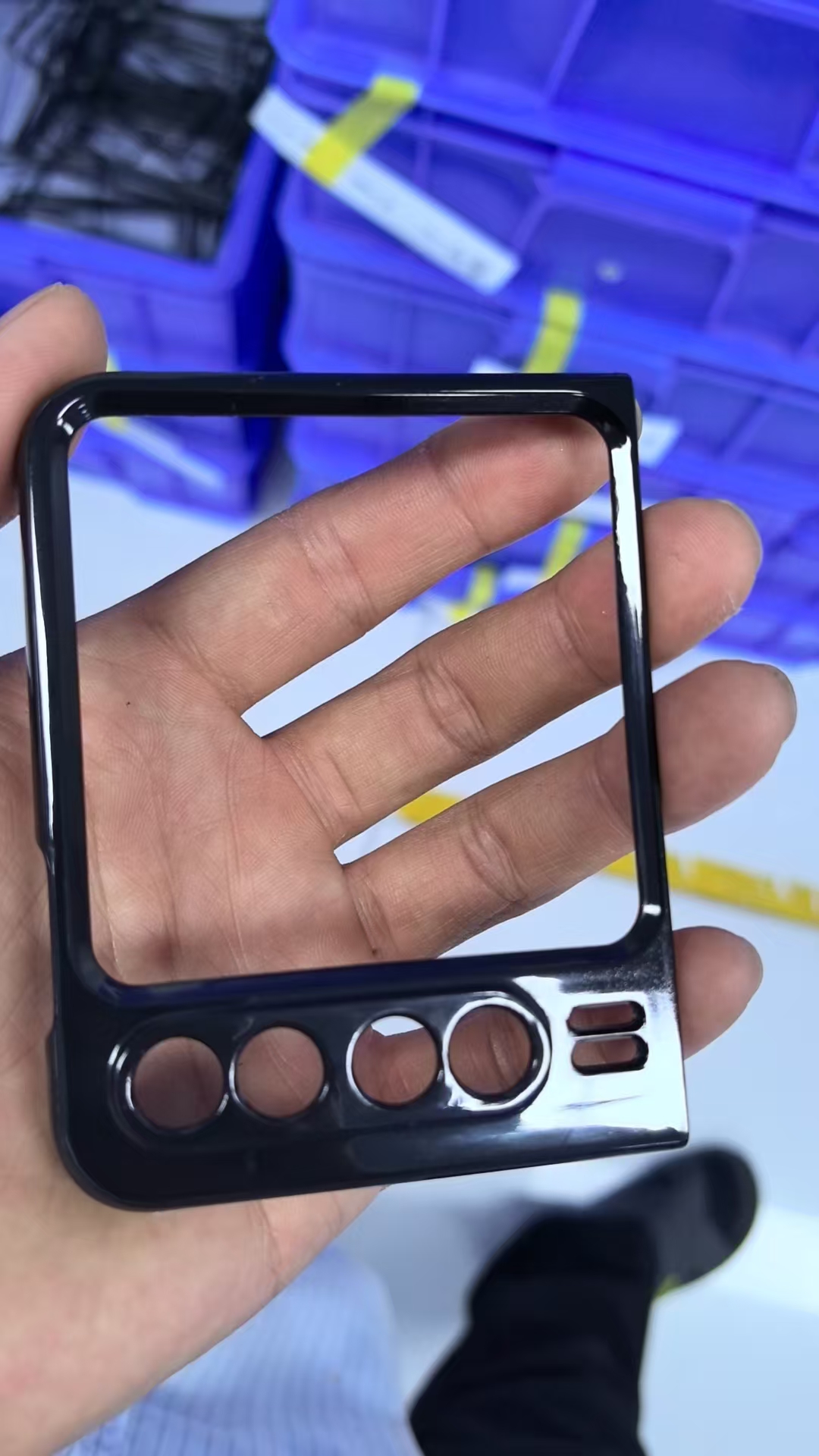 寻求打磨加工厂，一个月20万左右，长期需求量，材质pc，产品如图，要求打磨夹线，牙边。打磨